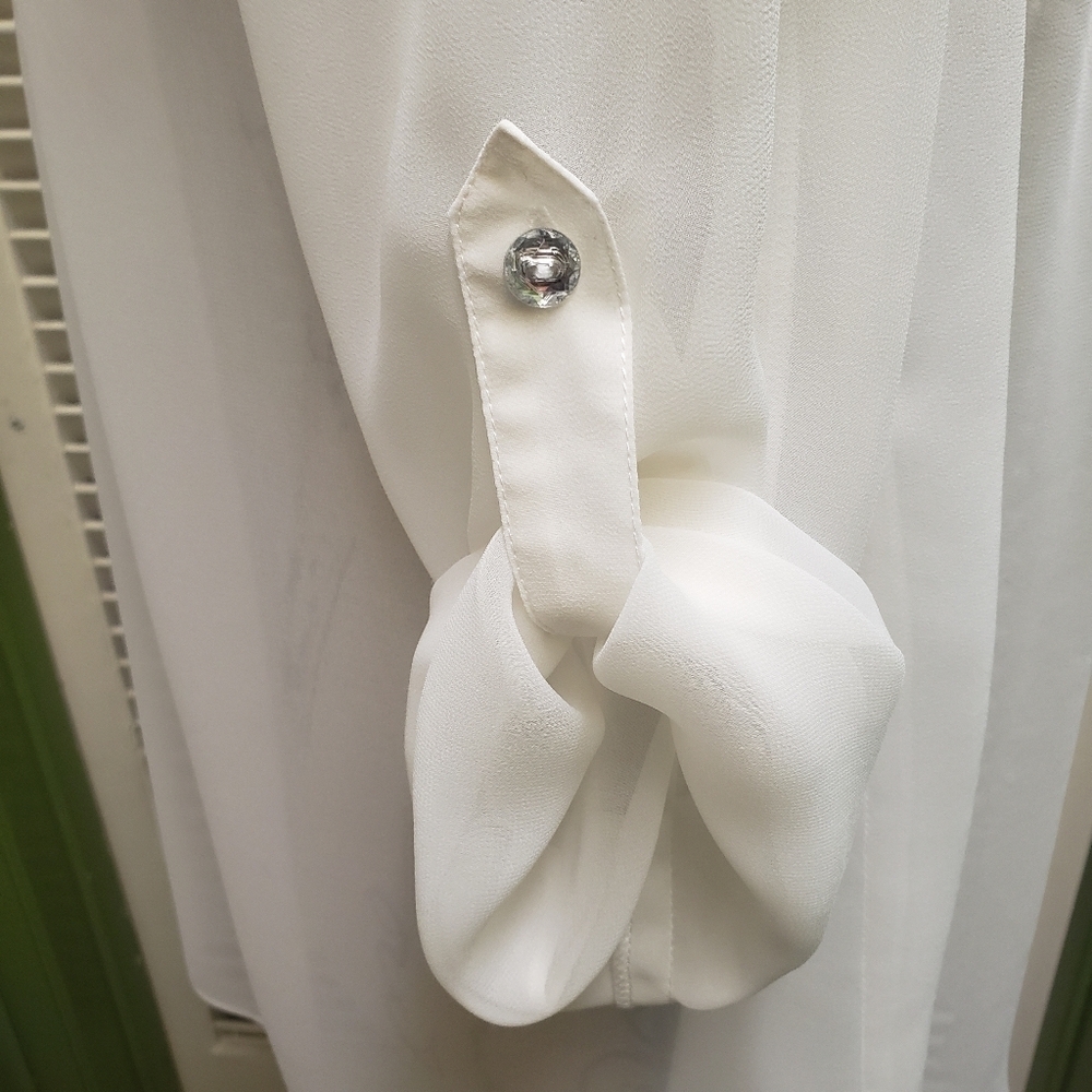 Romeo & Juliet Couture White Button Down Blouse - Picture 8 of 11